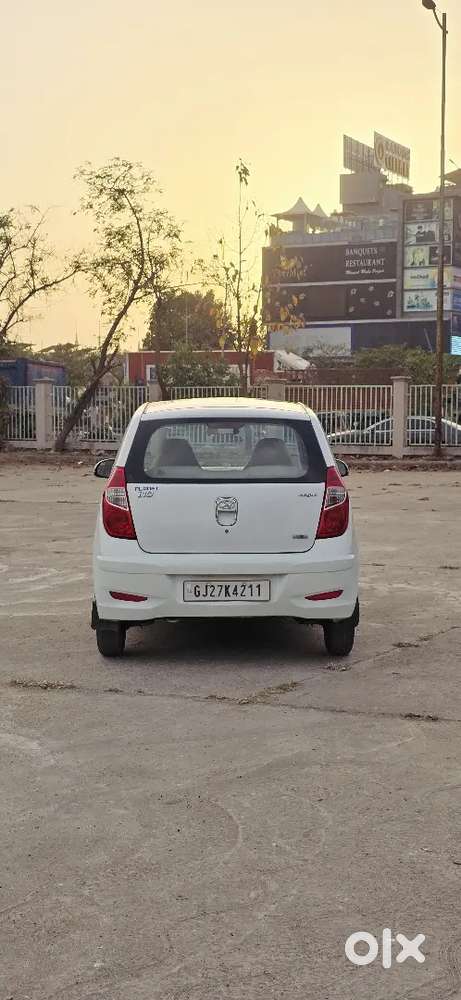 Hyundai I10 2013 Petrol Well Maintained Genuine 23000 Kilometer