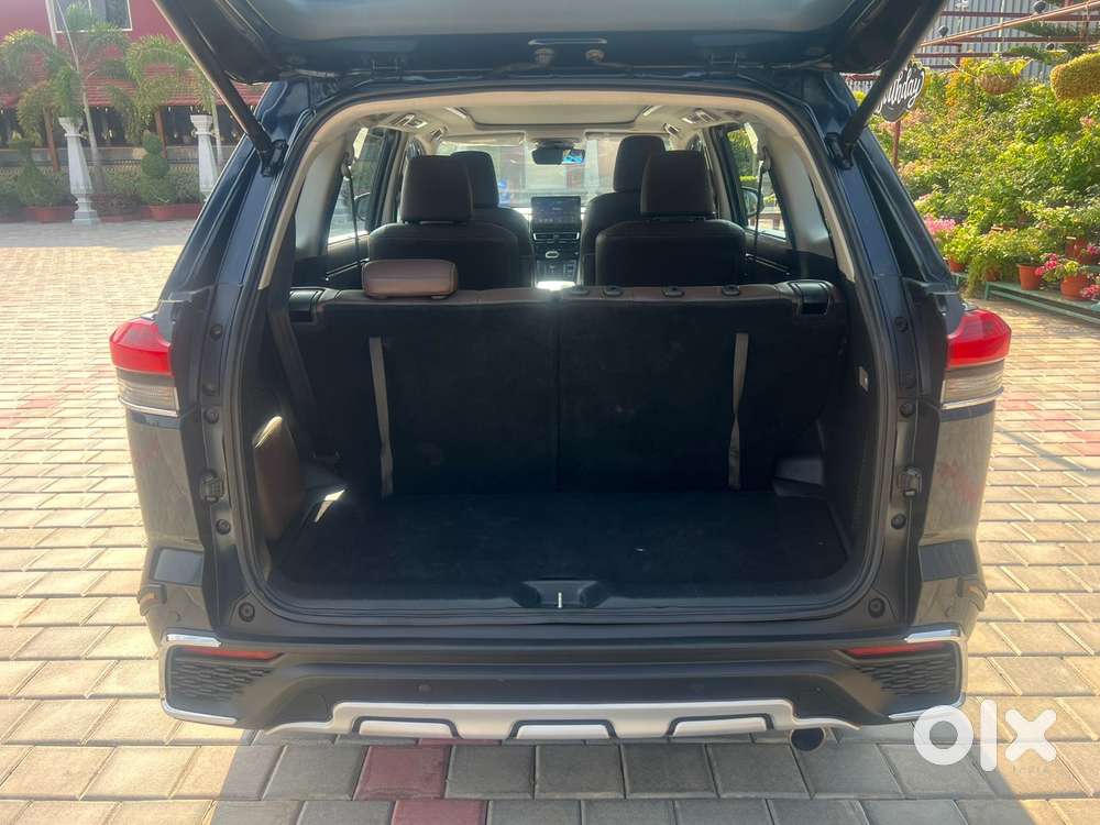 Toyota Innova Hycross 2.0 Zx (o) Hybrid 7 Str, 2023, Petrol