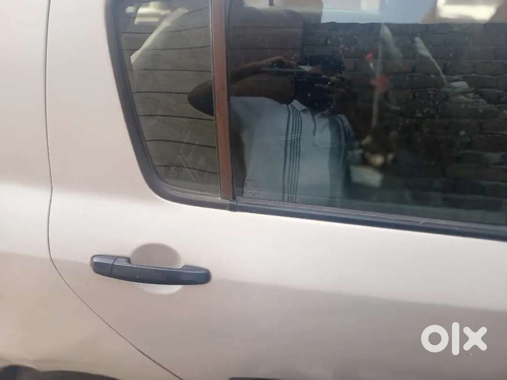 Swift Lxi , 2011 Dl4cam7419 , White Colour