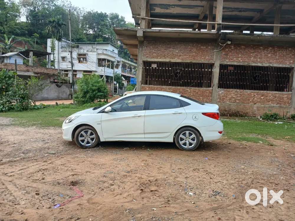 Hyundai Fluidic Verna 2012