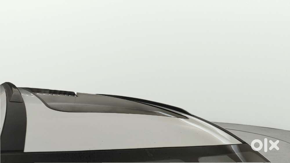 Mahindra Xuv700 2.0 Ax 5 Petrol Mt Str, 2023, Petrol