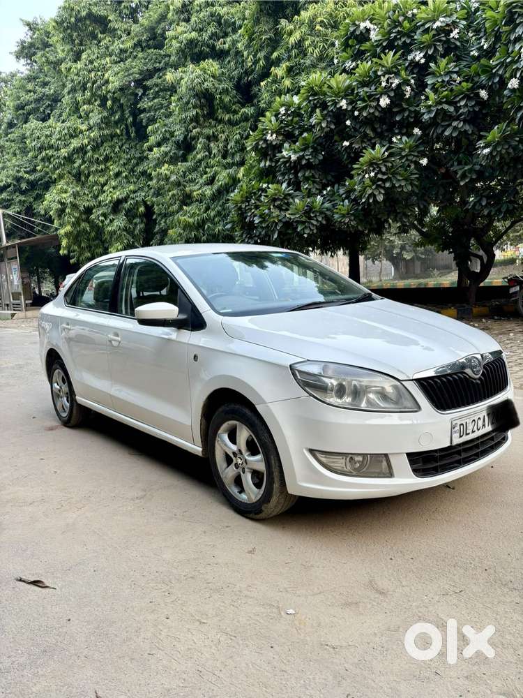 Skoda Rapid Elegance 1.6 Mpfi Mt, 2014, Petrol