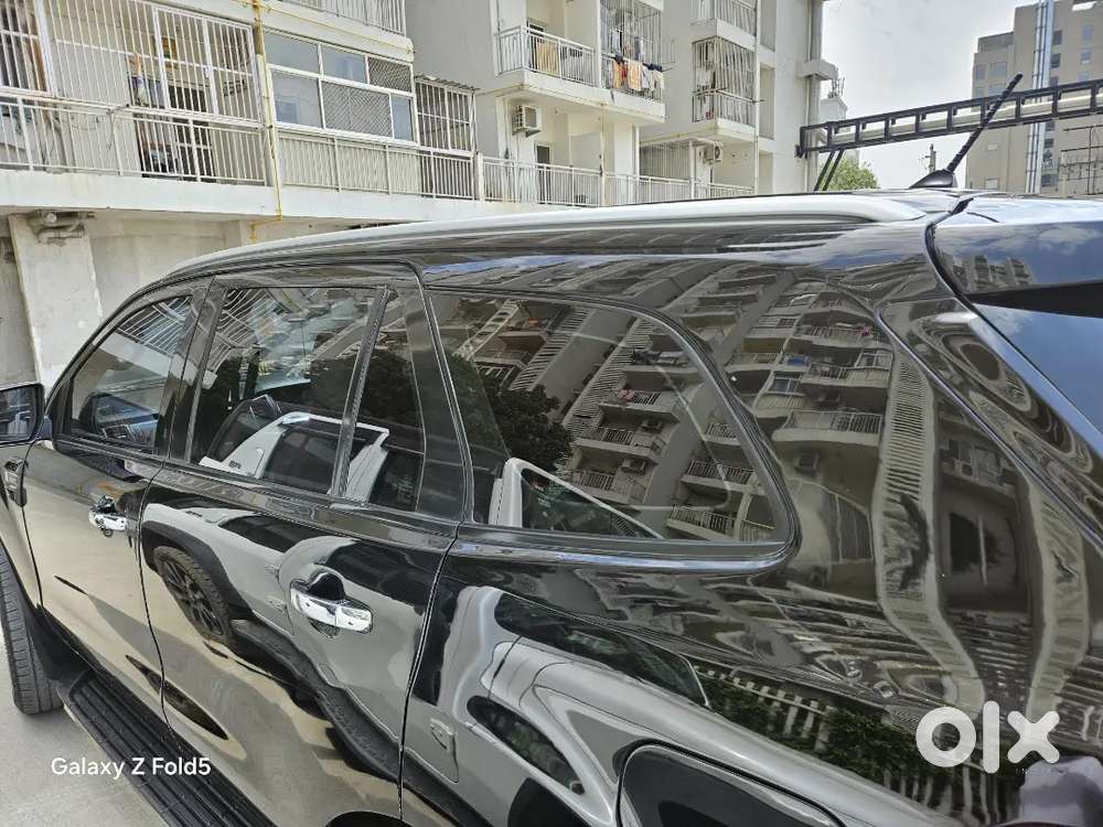 Ford Endeavour Black 2021