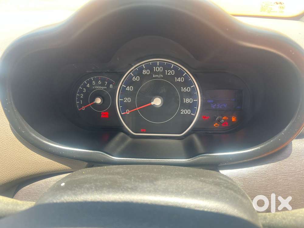 Hyundai I10 Sportz, 2014, Petrol