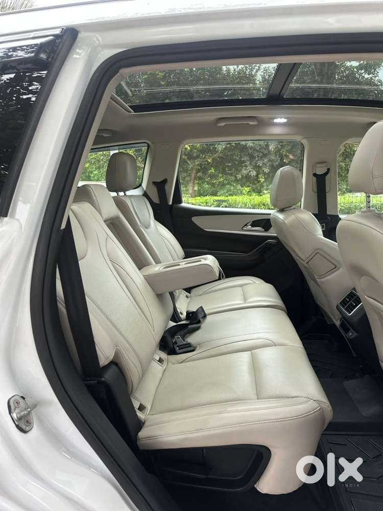 Mahindra Xuv700 2.2 Ax 7 Diesel Mt Luxury Pack Str, 2022, Diesel