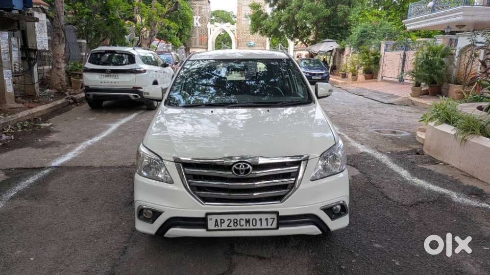 Toyota Innova 2.5 V 8 Str, 2014, Diesel