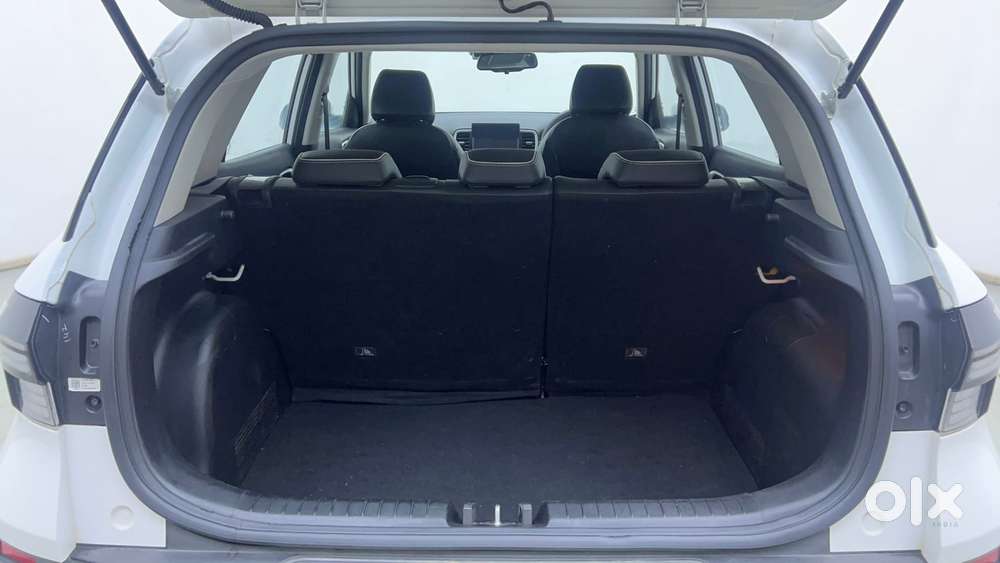 Hyundai Venue 1.0 Sx (o) Turbo Dct, 2023, Petrol
