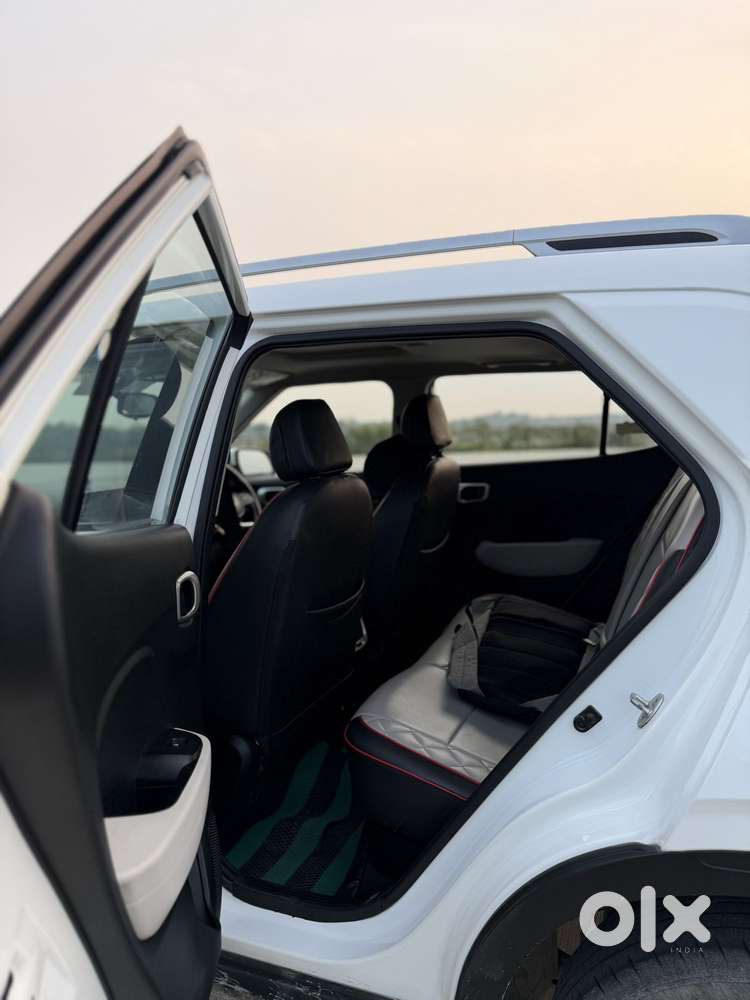 Hyundai Venue Sx Mt, 2023, Petrol