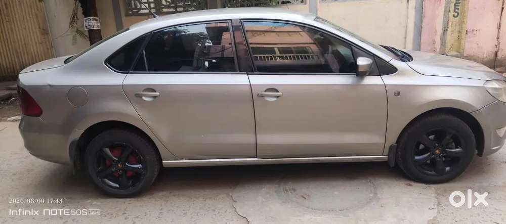 Skoda Rapid Elegance 2012