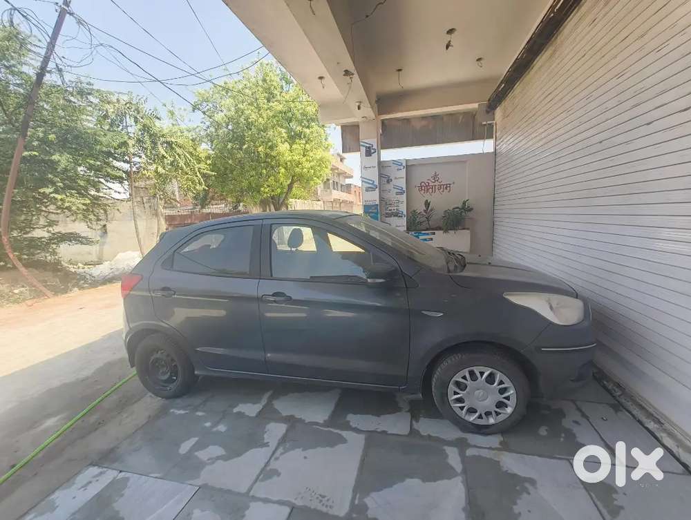 Ford Figo 2016 Lpg 100000 Km Driven,cng Kit Already