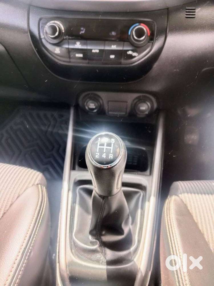 Maruti Suzuki Xl6 1.5 Zeta Mt, 2022, Petrol