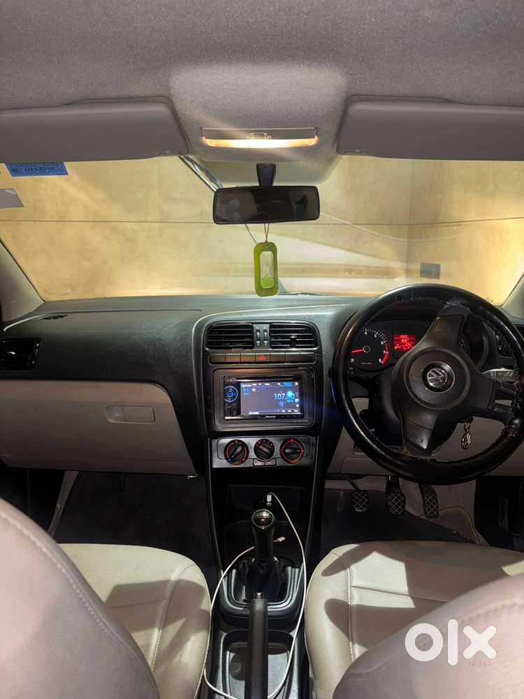 Volkswagen Polo Petrol Manual 2011