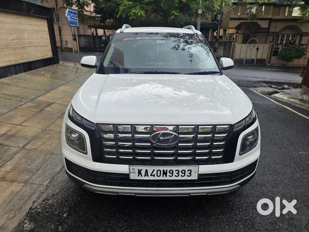 Hyundai Venue 2022 Diesel 42000 Km Driven