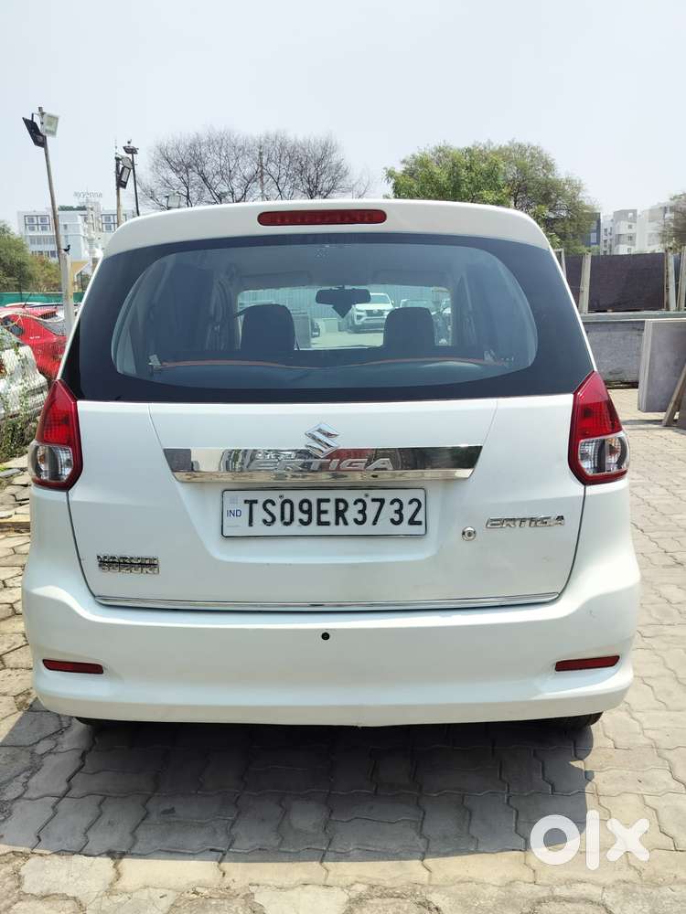 Maruti Suzuki Ertiga Lxi, 2016, Petrol