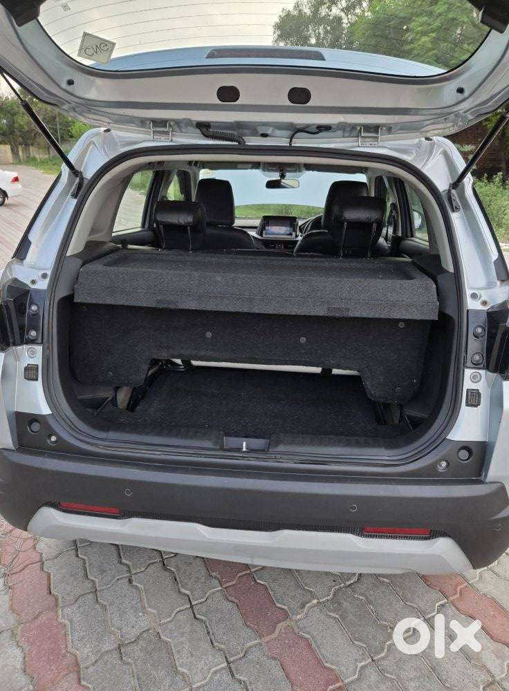 Maruti Suzuki Brezza 1.5 Zxi Cng, 2023, Cng & Hybrids