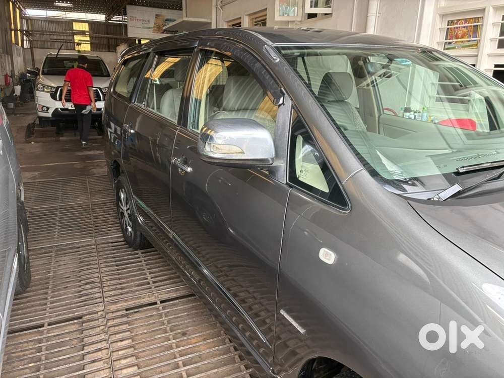 Toyota Innova 2013 Diesel 220000 Km Driven