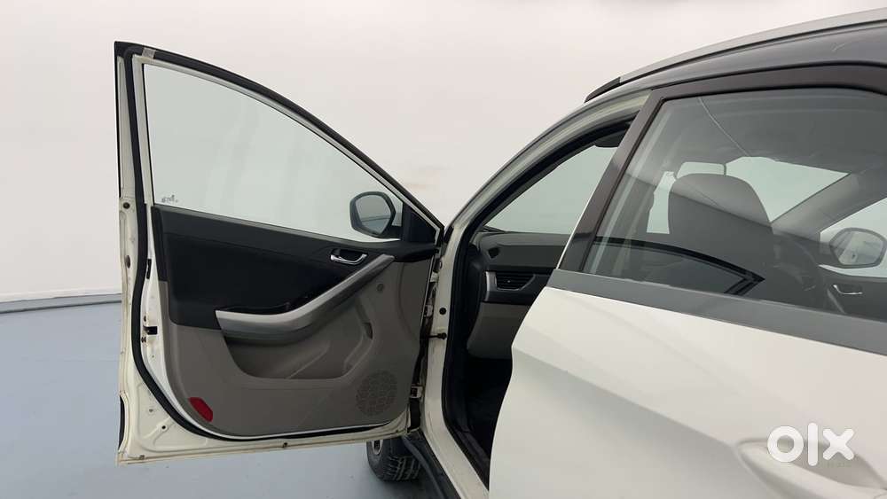 Tata Nexon 1.2 Revotron Xza Plus (o) Dual Tone, 2018, Petrol