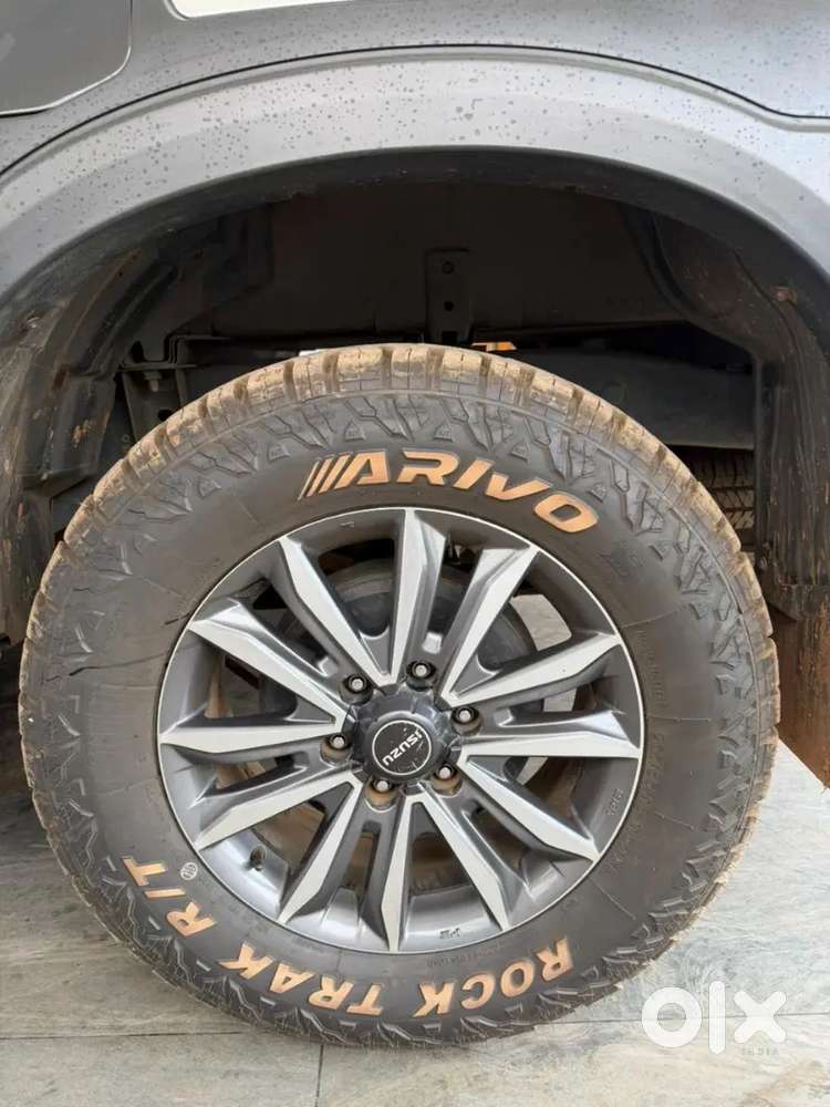 Isuzu V-cross Prestige 2021