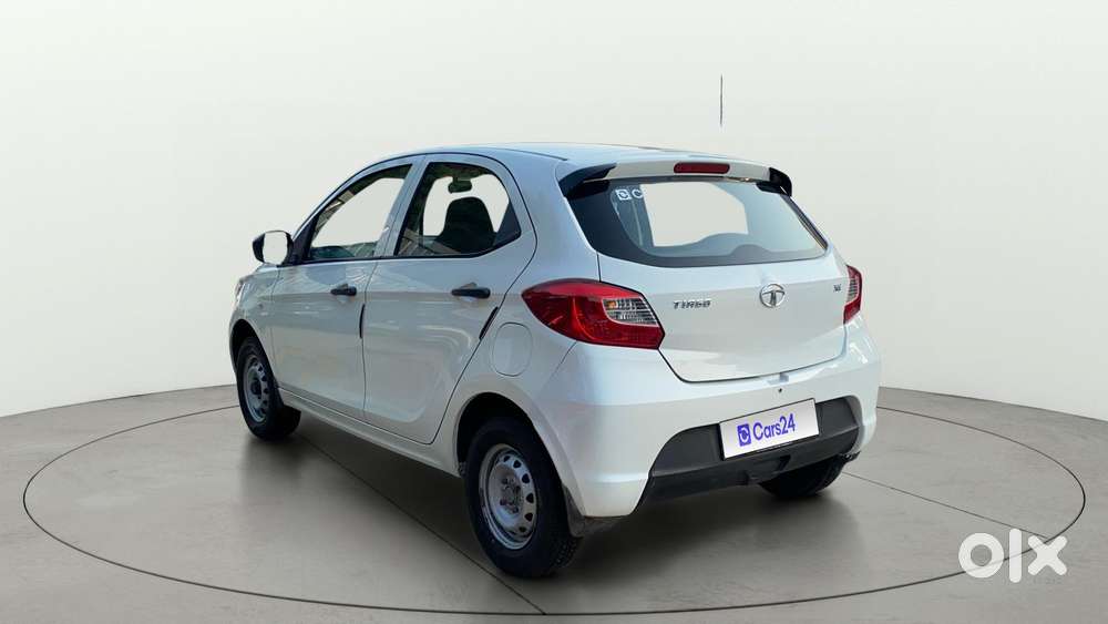 Tata Tiago Xe, 2017, Petrol