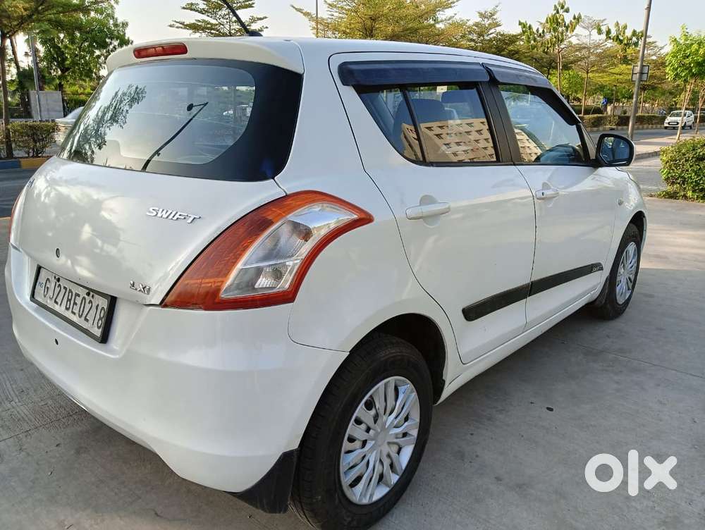 Maruti Suzuki Swift Lxi Optional-o, 2016, Petrol