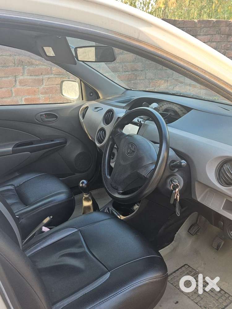 Toyota Etios Liva 2011