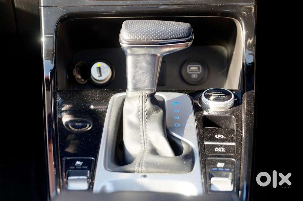 Hyundai Alcazar 2.0 Signature (o) Petrol At 7 Str, 2023, Petrol