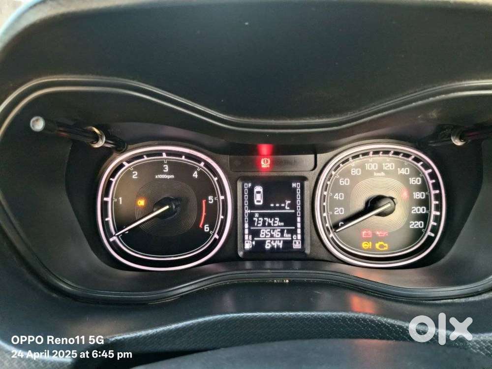 Maruti Suzuki Brezza 1.5 Zxi Smart Hybrid Dual Tone, 2016, Diesel