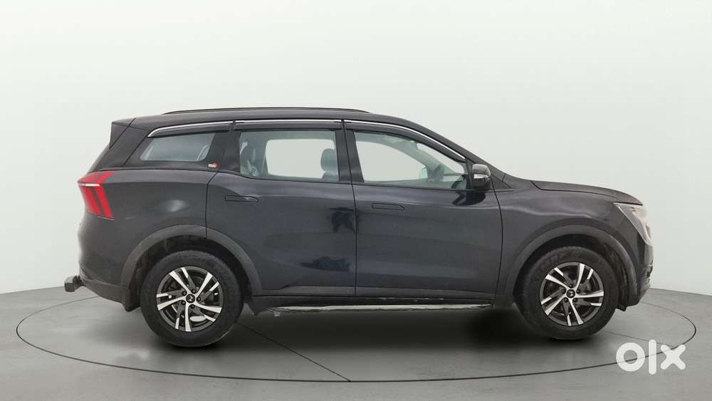 Mahindra Xuv700 2.0 Ax 7 Petrol At Str, 2024, Petrol