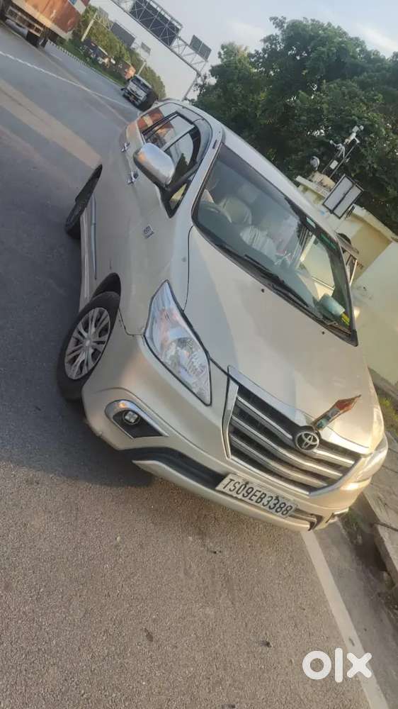 Toyota Innova 2.5 G 2014 Good Condition New Tyre New Clutch Plate Eng.