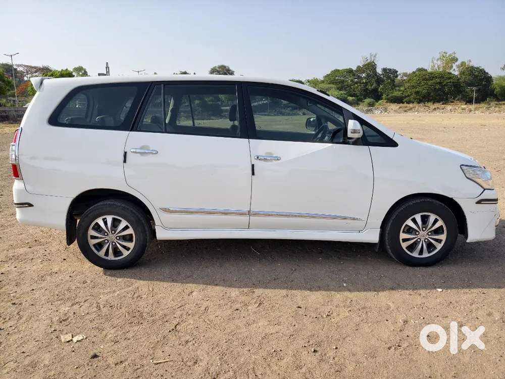 Toyota Innova 2015 Diesel 2nd Owner