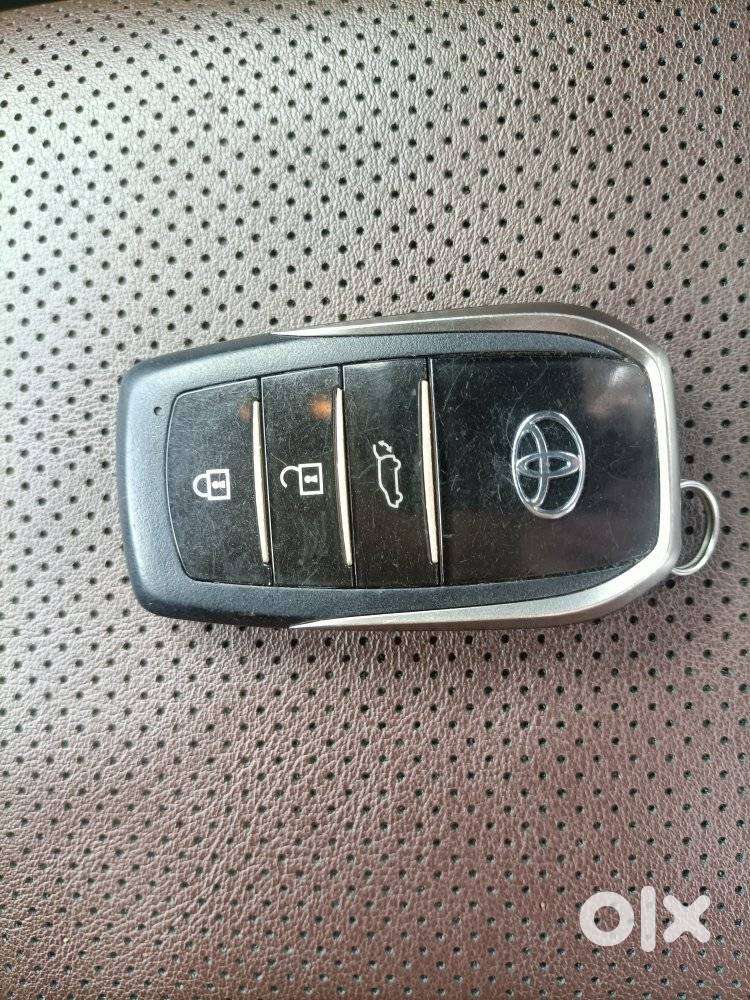 Toyota Innova Hycross 2.0 Zx Hybrid 7 Str, 2024, Petrol