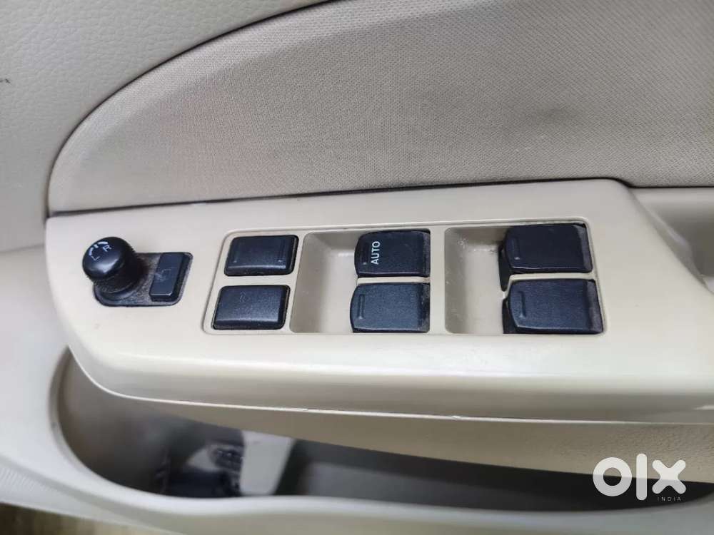 Maruti Suzuki Dzire 1.2 Vxi, 2017, Petrol