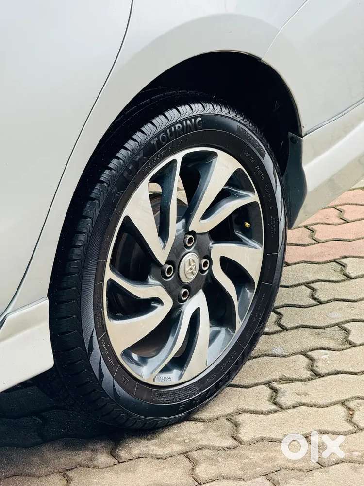 Automatic Toyota Yaris Petrol Well Maintained Car For Sale