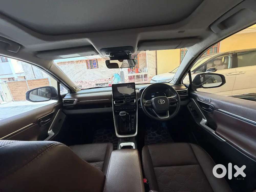 Toyota Innova Hycross 2024
