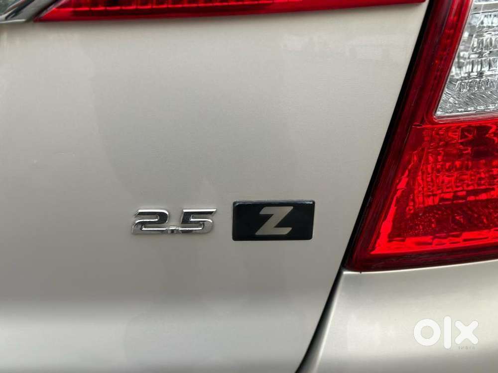 Toyota Innova 2.5 Zx 7 Str Bs-iv, 2015, Diesel