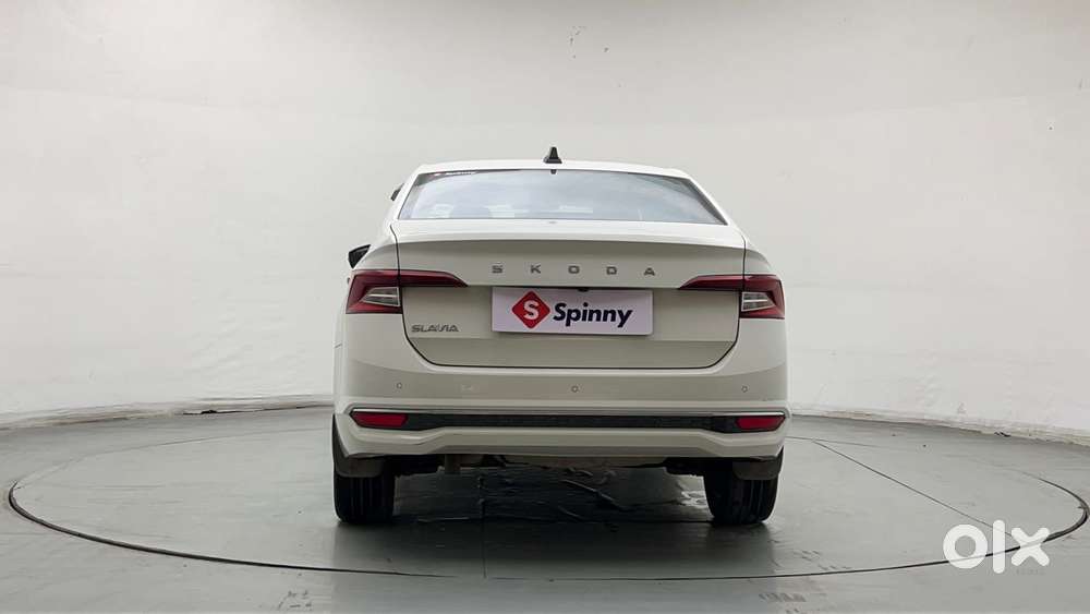 Skoda Slavia Style 1.0l Tsi At, 2022, Petrol