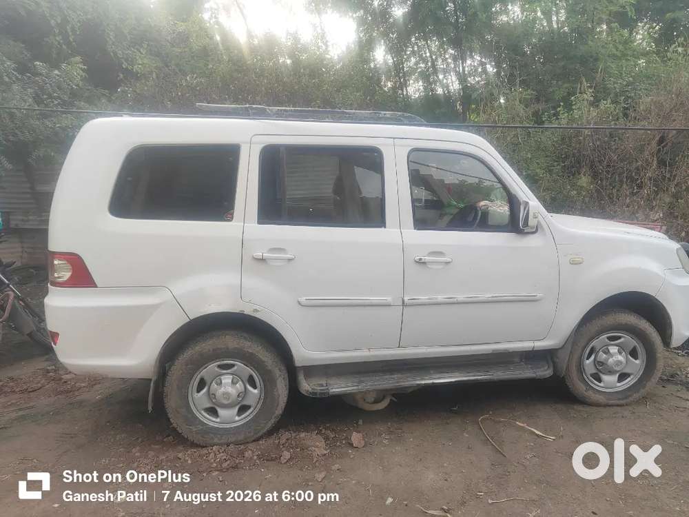 Tata Sumo Grande 2011