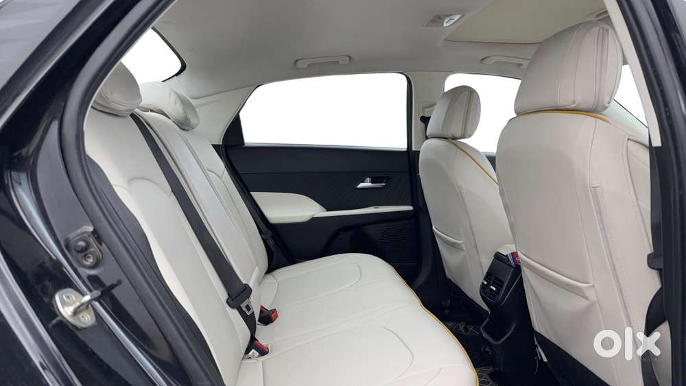 Hyundai Verna 1.5 Mpi Mt Sx (o), 2023, Petrol