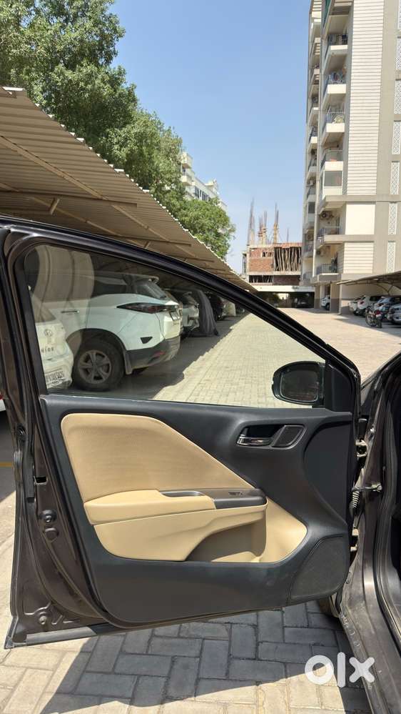 Honda City V 2015 1.5 Diesel Turbo I-dtech Metallic Brown Colour