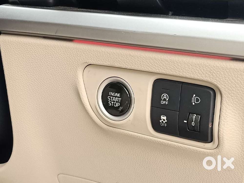 Kia Carens Luxury (o)1.5 Turbo Petrol Dct 7 Str, 2023, Petrol