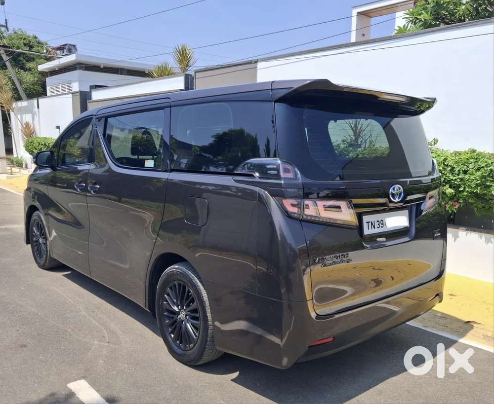 Toyota Vellfire 2.5 Executive Lounge, 2021, Petrol