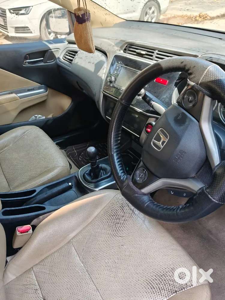 Silver Honda City Diesel Top Varient Sunroof Mint Condition 1st Owner
