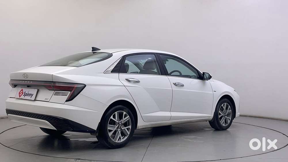 Hyundai Verna 1.5 Sx (o) Vtvt Ivt, 2023, Petrol