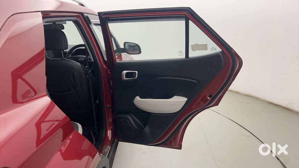 Hyundai Venue 1.2 S (o), 2024, Petrol