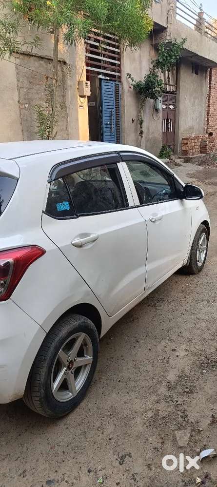 Hyundai Grand I10 2017 Diesel 94000 Km Driven