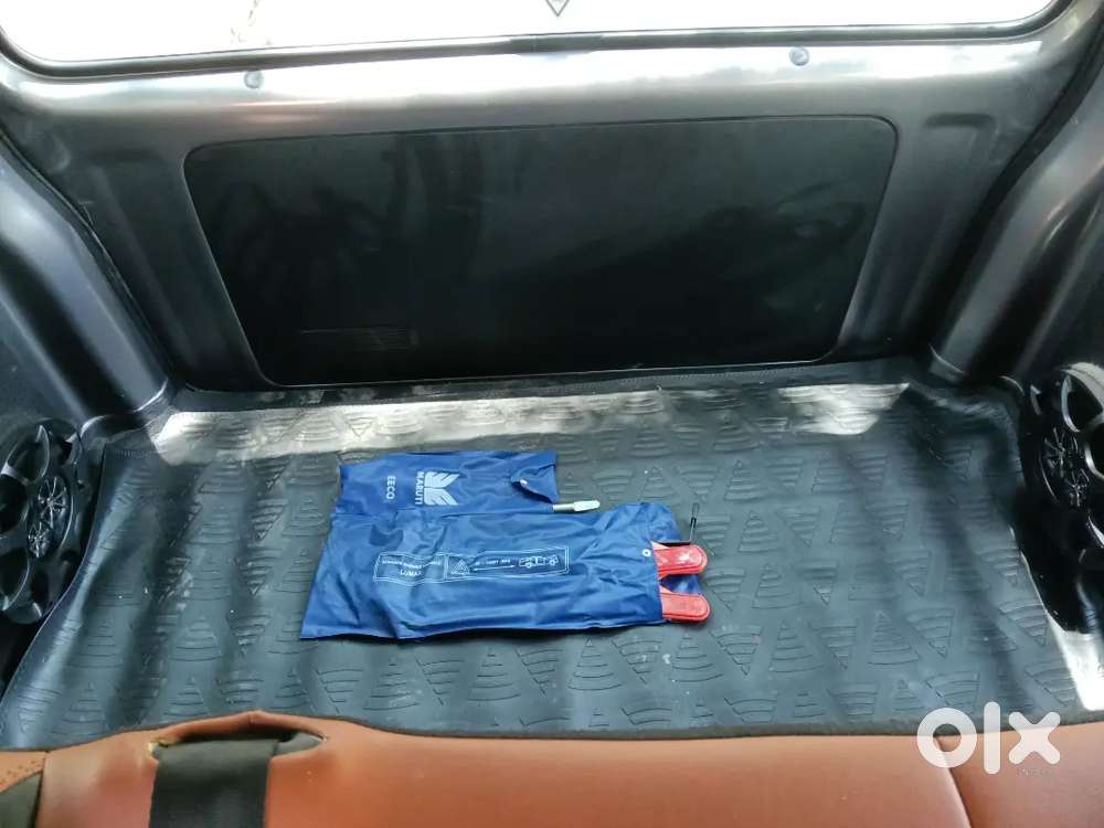 New Car 3000 Klm Run Only Ac 5 Str  Extra Fittings 80000 Parking Resen