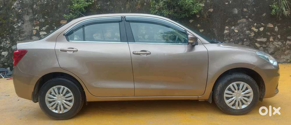 Maruti Suzuki Dzire 1.2 Vxi, 2022, Petrol