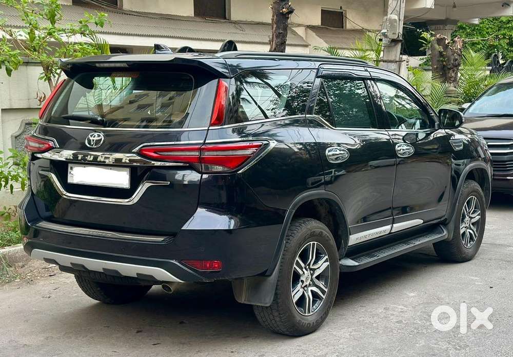 Toyota Fortuner 4x2 At 2025 Black