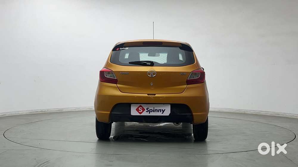 Tata Tiago Xza, 2017, Petrol
