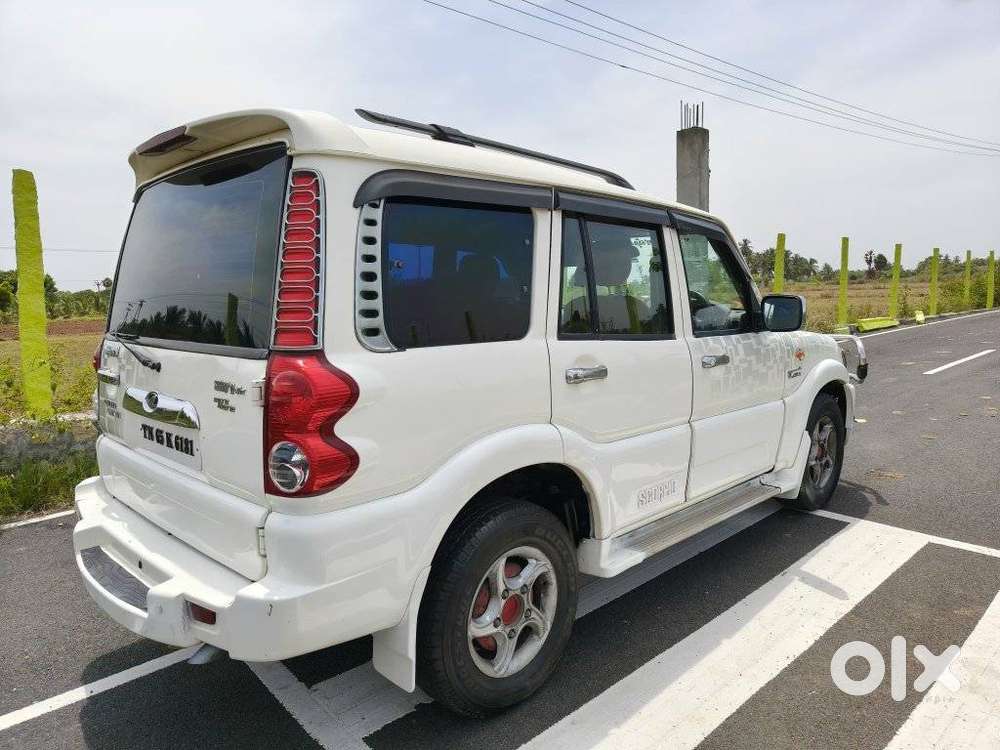 Mahindra Scorpio Vlx 2wd Airbag At Bsiv, 2011